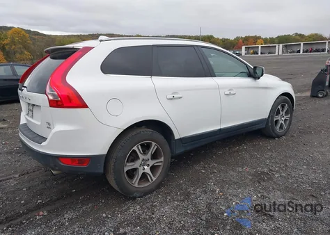 2012 Volvo Xc60 T6/T6 Platinum/T6 Premier Plus/T6 R-Design/T6 R-Design Platinum/T6 R-Design Premier Plus из США, поврежденный, VIN YV4902DZ6C2301387